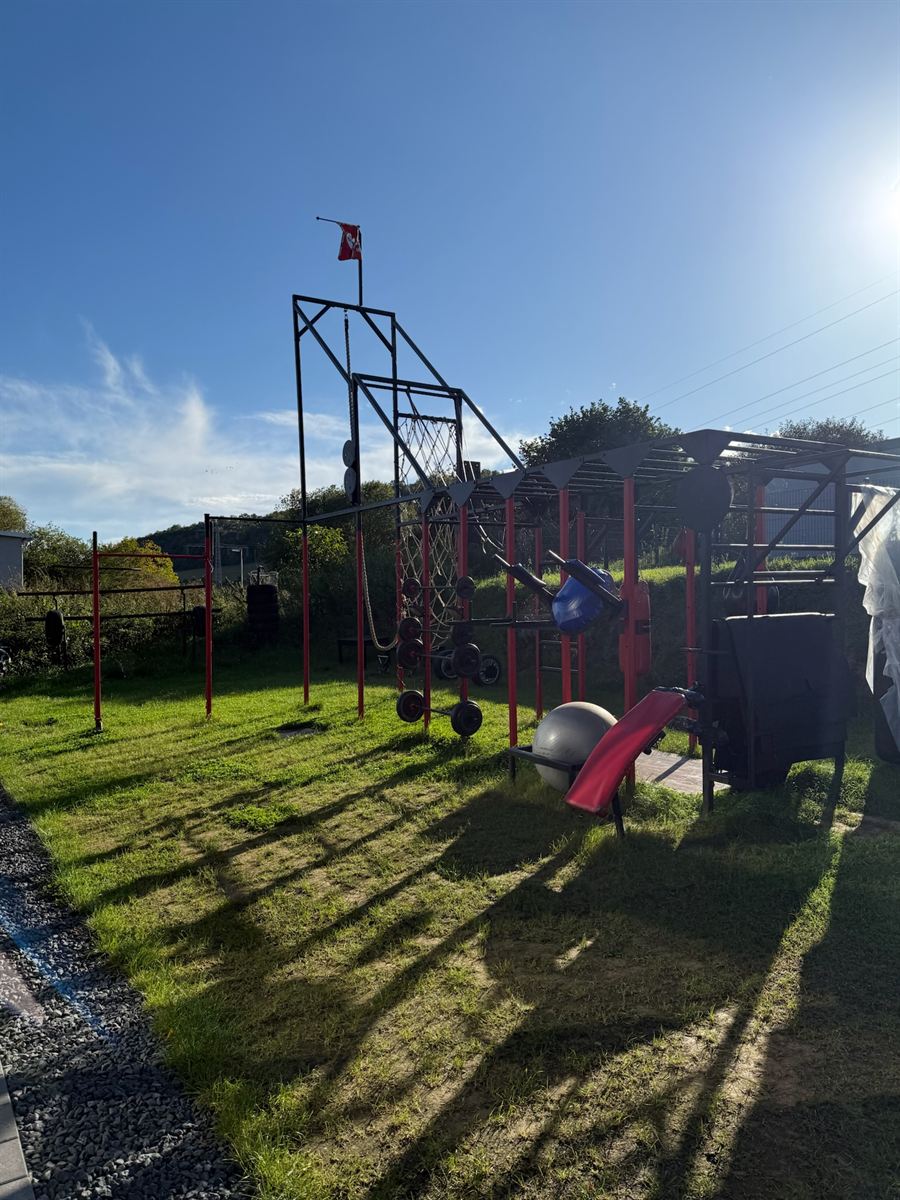 Outdoor-Trainingsanlage im Grünen
